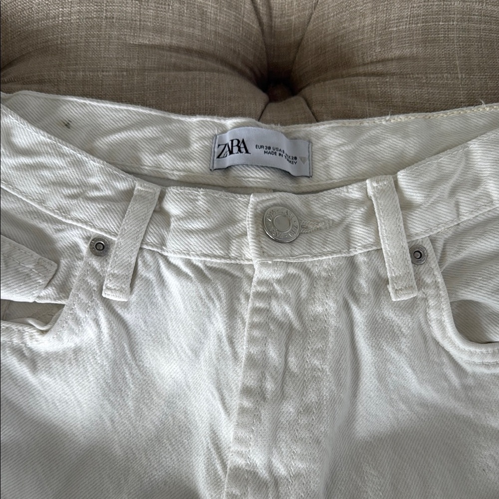 Sara White jeans - Picture 2 of 8